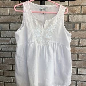 👧🏻 Old Navy sleeveless sequence white top - Med